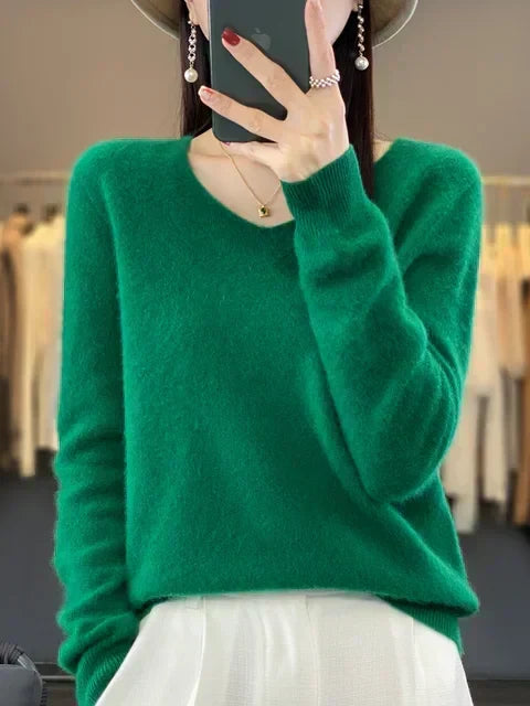 Willa | Relaxed Lightweight Sweater with V-Neckline - Green